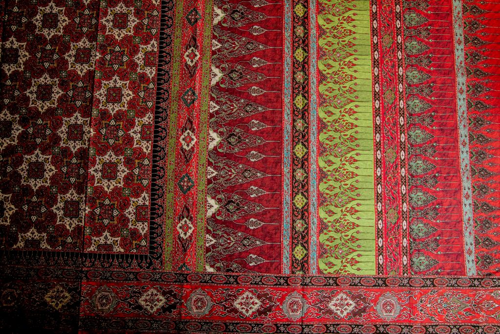 Thai Style Studio 1984 ผ้าลายอย่าง / ผ้าลายอย่าง...แต่งกายอย่างอยุธยา 31