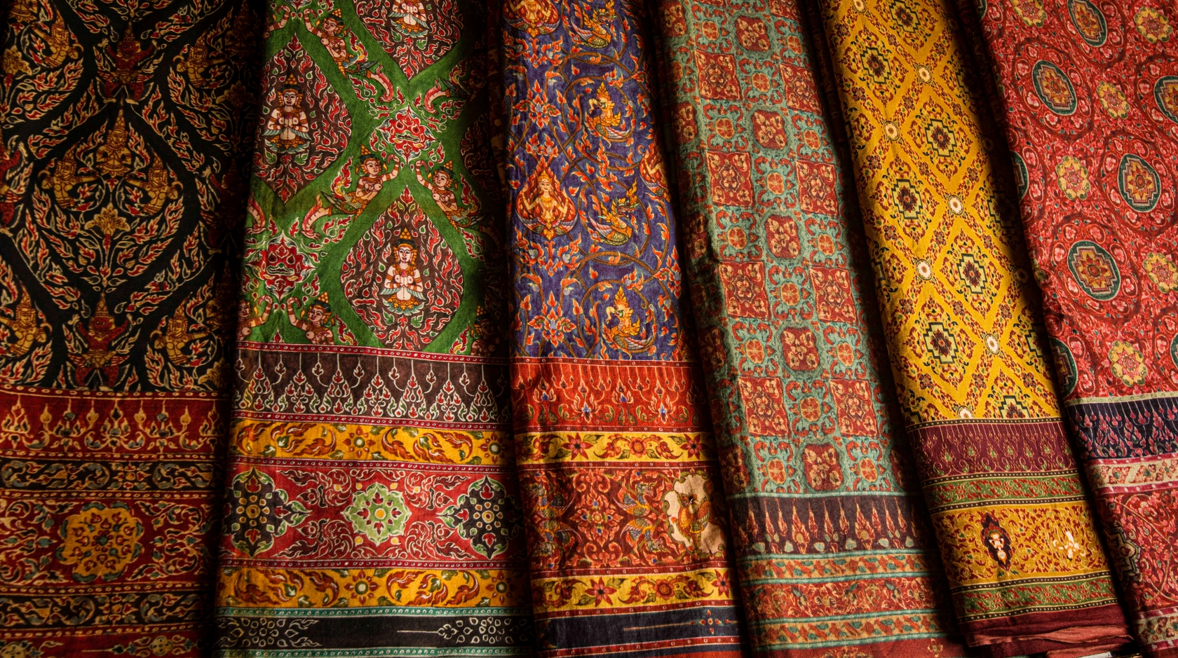 Thai Style Studio 1984 ผ้าลายอย่าง / ผ้าลายอย่าง...แต่งกายอย่างอยุธยา 7