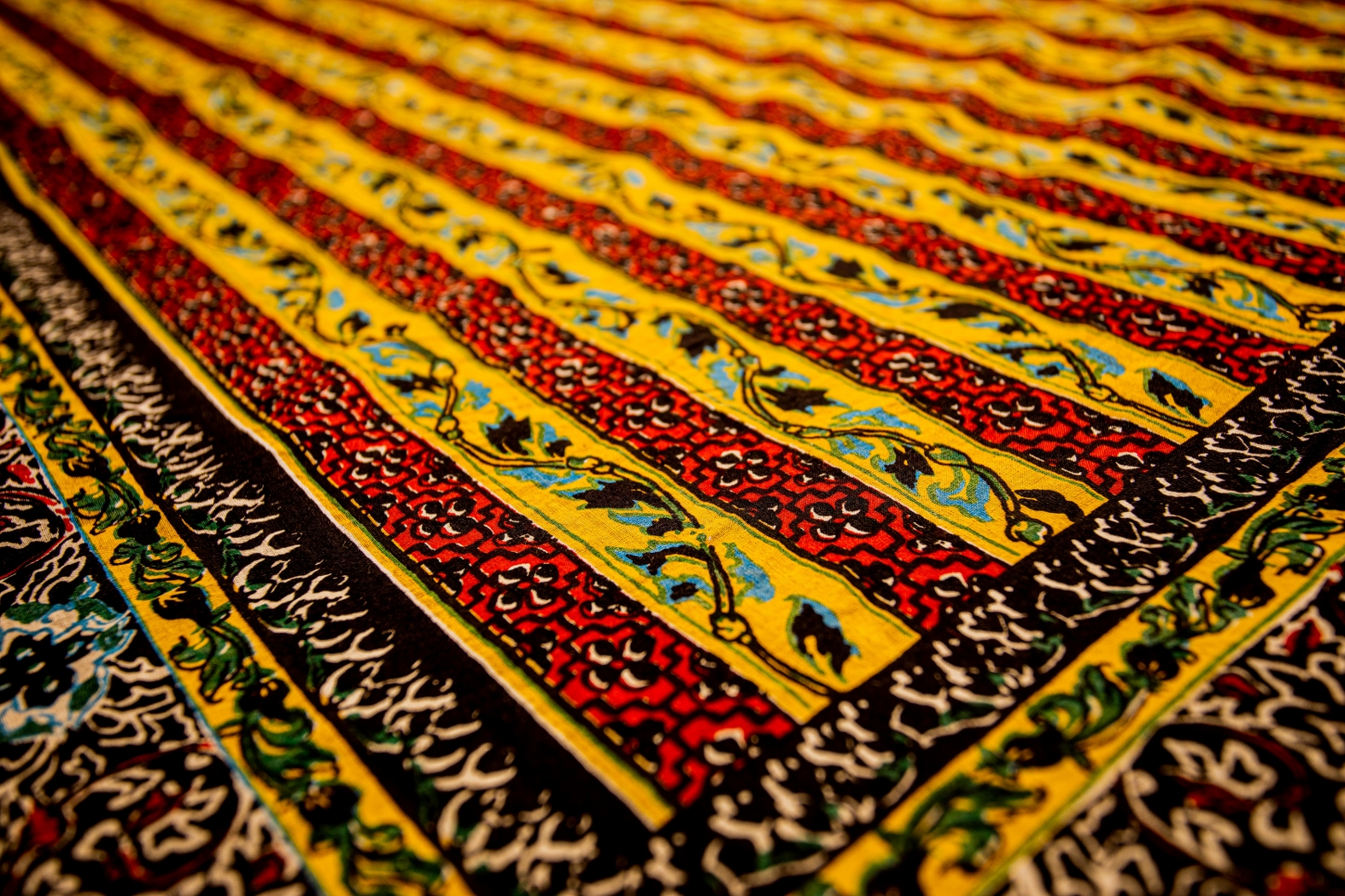 Thai Style Studio 1984 ผ้าลายอย่าง / ผ้าลายอย่าง...แต่งกายอย่างอยุธยา 5