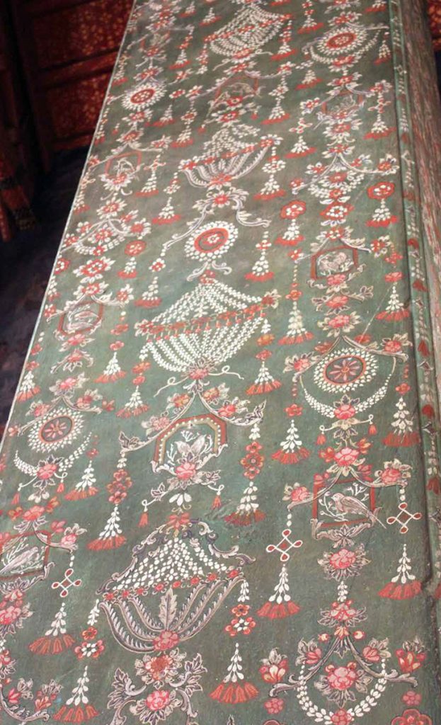 Thai Style Studio 1984 เครื่องแขวนไทยโบราณ – ศิลปะลอยลมที่งดงามเหนือกาลเวลา 7