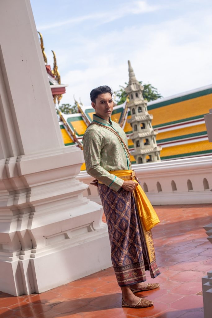 Thai Style Studio 1984 5ชุดไทยผู้ชาย เปลี่ยนวัดให้กลายเป็นรันเวย์ ดูเท่ทุกองศา 15