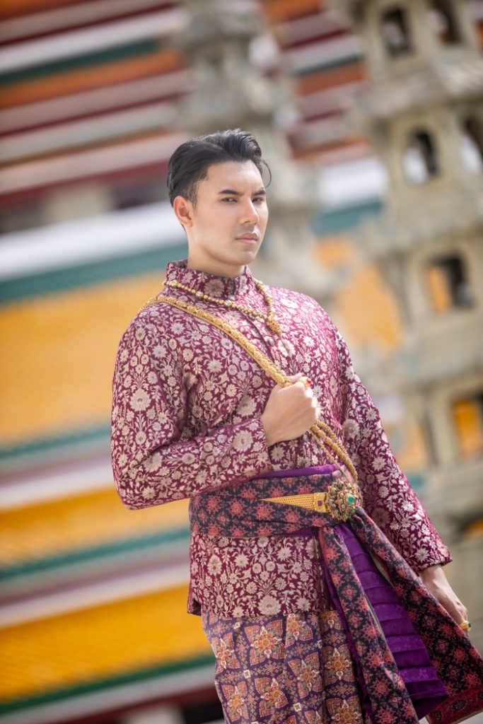 Thai Style Studio 1984 5ชุดไทยผู้ชาย เปลี่ยนวัดให้กลายเป็นรันเวย์ ดูเท่ทุกองศา 29