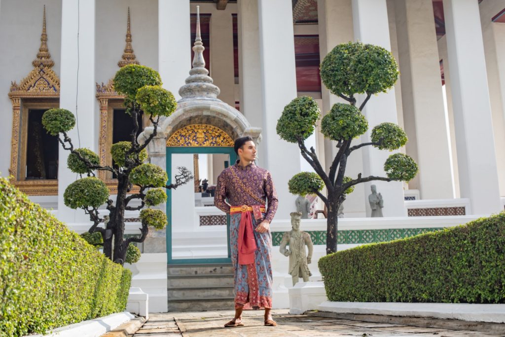 Thai Style Studio 1984 5ชุดไทยผู้ชาย เปลี่ยนวัดให้กลายเป็นรันเวย์ ดูเท่ทุกองศา 33