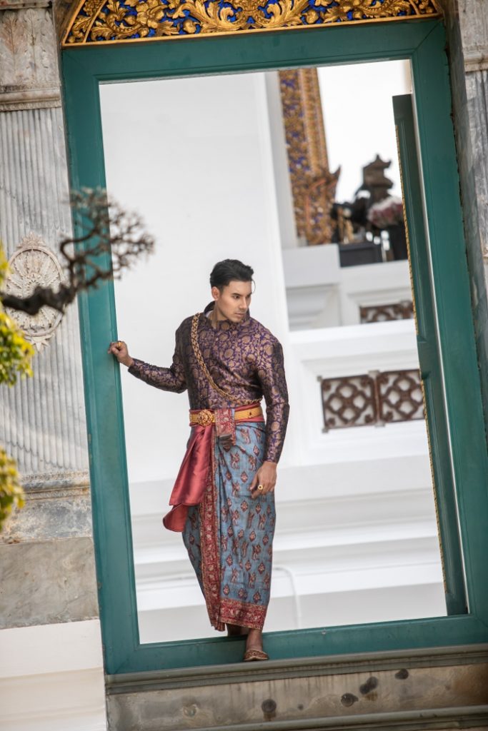 Thai Style Studio 1984 5ชุดไทยผู้ชาย เปลี่ยนวัดให้กลายเป็นรันเวย์ ดูเท่ทุกองศา 35