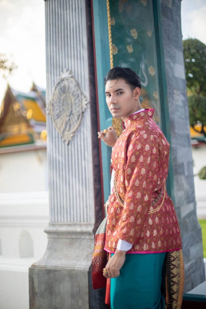 Thai Style Studio 1984 5ชุดไทยผู้ชาย เปลี่ยนวัดให้กลายเป็นรันเวย์ ดูเท่ทุกองศา 47