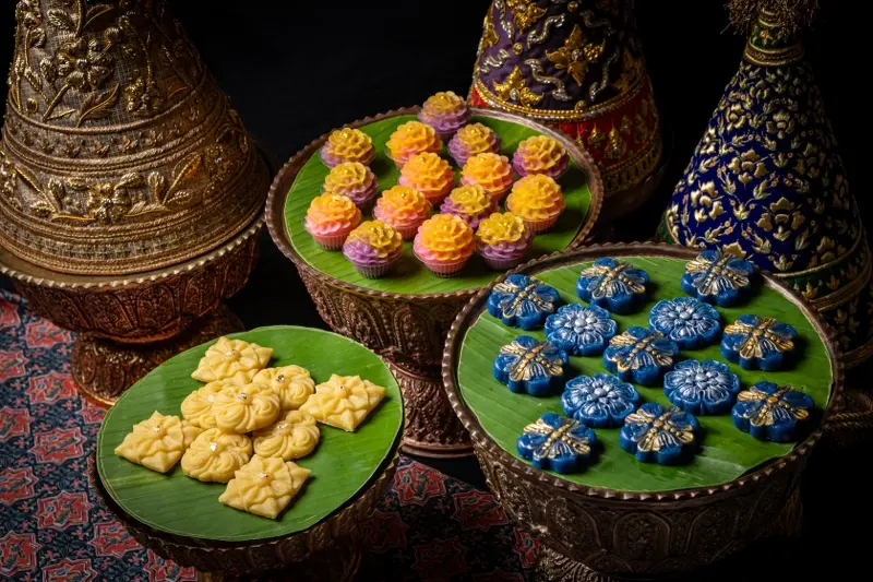 Thai Style Studio 1984 ขนมไทยโบราณ เรื่องเล่าและเสน่ห์ที่ซ่อนอยู่ในแต่ละคำ 64 Thai Style Studio 1984 ขนมไทยโบราณ เรื่องเล่าและเสน่ห์ที่ซ่อนอยู่ในแต่ละคำ 63