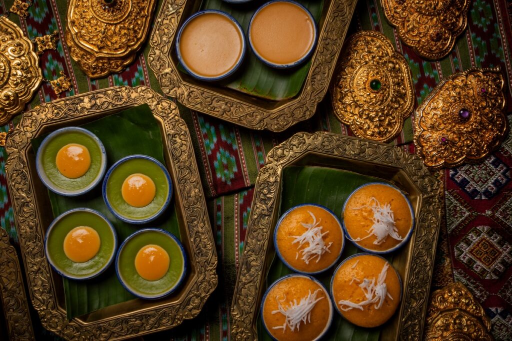 Thai Style Studio 1984 ขนมไทยโบราณ เรื่องเล่าและเสน่ห์ที่ซ่อนอยู่ในแต่ละคำ 2 Thai Style Studio 1984 ขนมไทยโบราณ เรื่องเล่าและเสน่ห์ที่ซ่อนอยู่ในแต่ละคำ 1