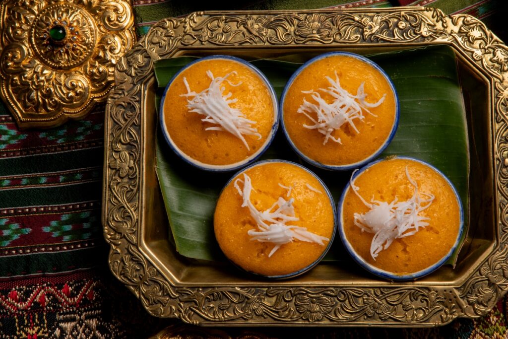 Thai Style Studio 1984 ขนมไทยโบราณ เรื่องเล่าและเสน่ห์ที่ซ่อนอยู่ในแต่ละคำ 86 Thai Style Studio 1984 ขนมไทยโบราณ เรื่องเล่าและเสน่ห์ที่ซ่อนอยู่ในแต่ละคำ 85