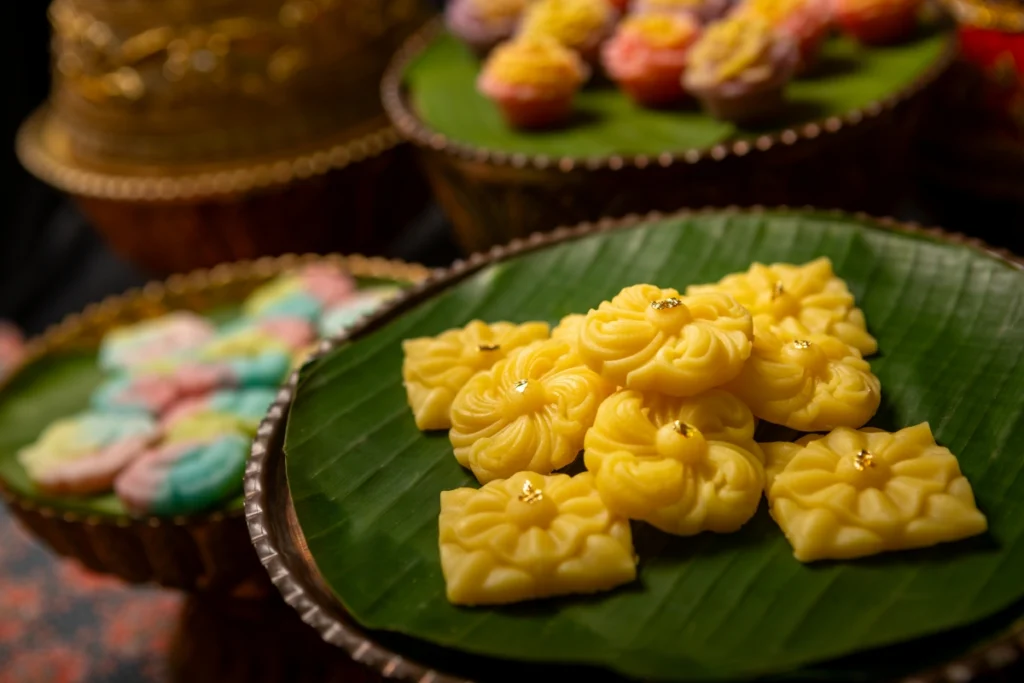 Thai Style Studio 1984 ขนมไทยโบราณ เรื่องเล่าและเสน่ห์ที่ซ่อนอยู่ในแต่ละคำ 60 Thai Style Studio 1984 ขนมไทยโบราณ เรื่องเล่าและเสน่ห์ที่ซ่อนอยู่ในแต่ละคำ 59
