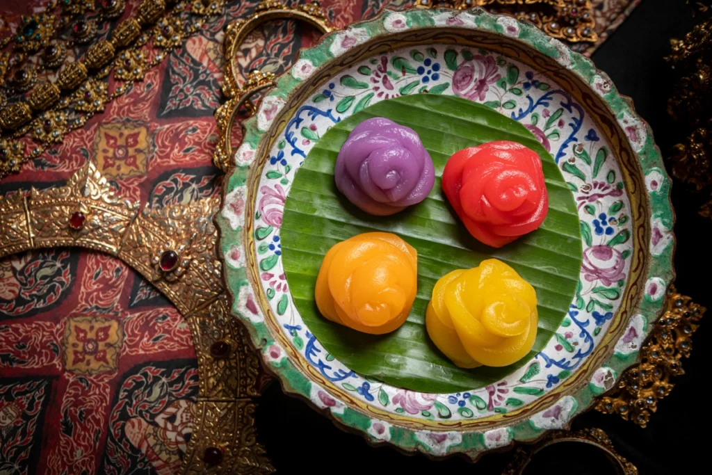 Thai Style Studio 1984 ขนมไทยโบราณ เรื่องเล่าและเสน่ห์ที่ซ่อนอยู่ในแต่ละคำ 54 Thai Style Studio 1984 ขนมไทยโบราณ เรื่องเล่าและเสน่ห์ที่ซ่อนอยู่ในแต่ละคำ 53